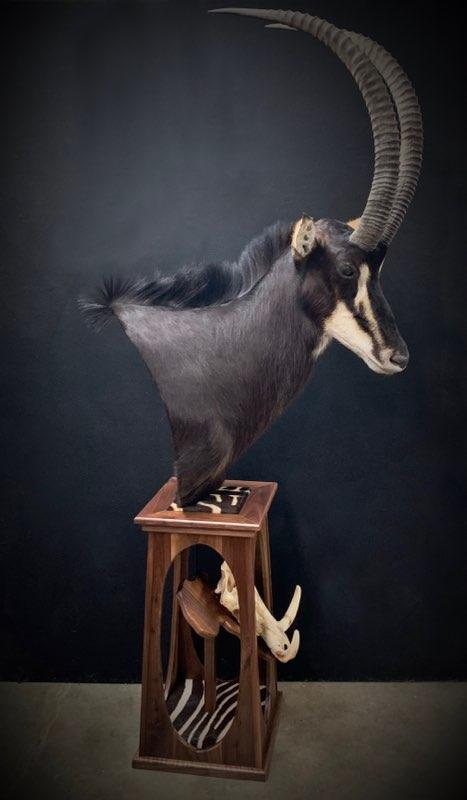 Game Pedestal - 04