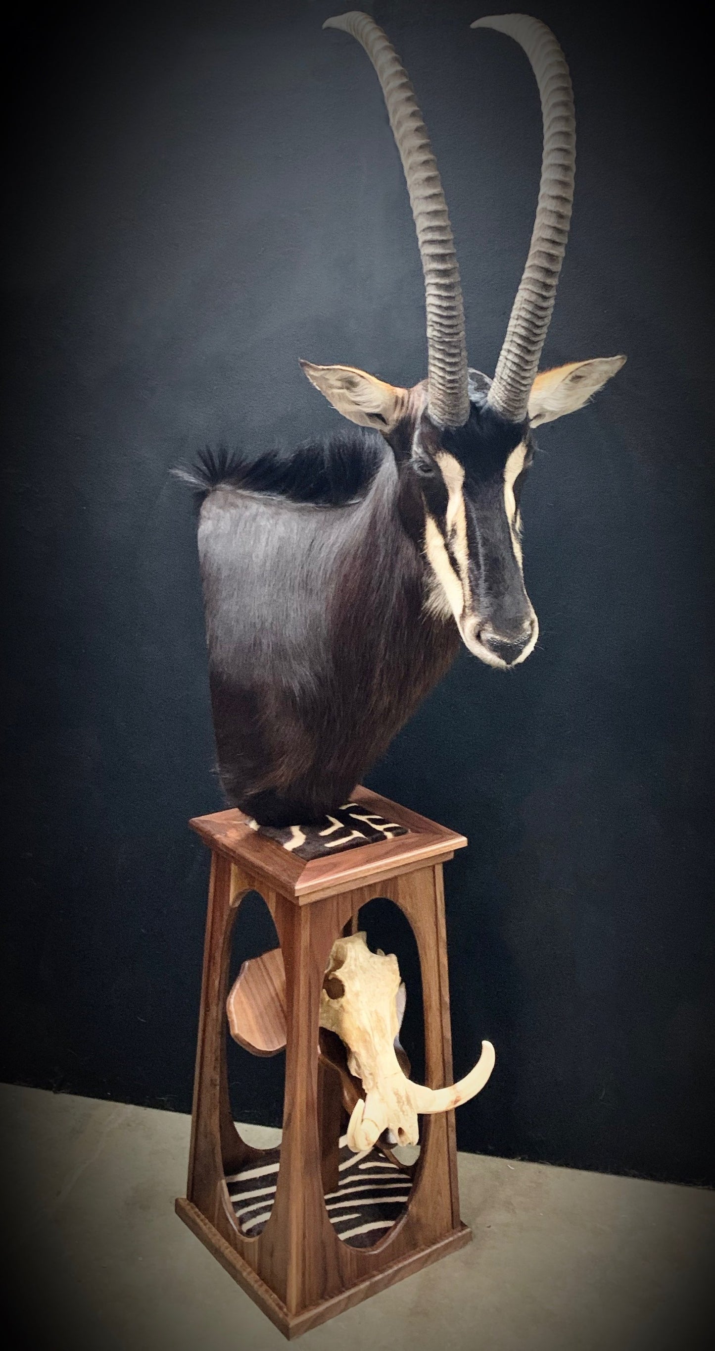 Game Pedestal - 04